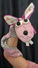 Lade das Bild in den Galerie-Viewer, &quot;Hase Hugo&quot; Handpuppen Schal
